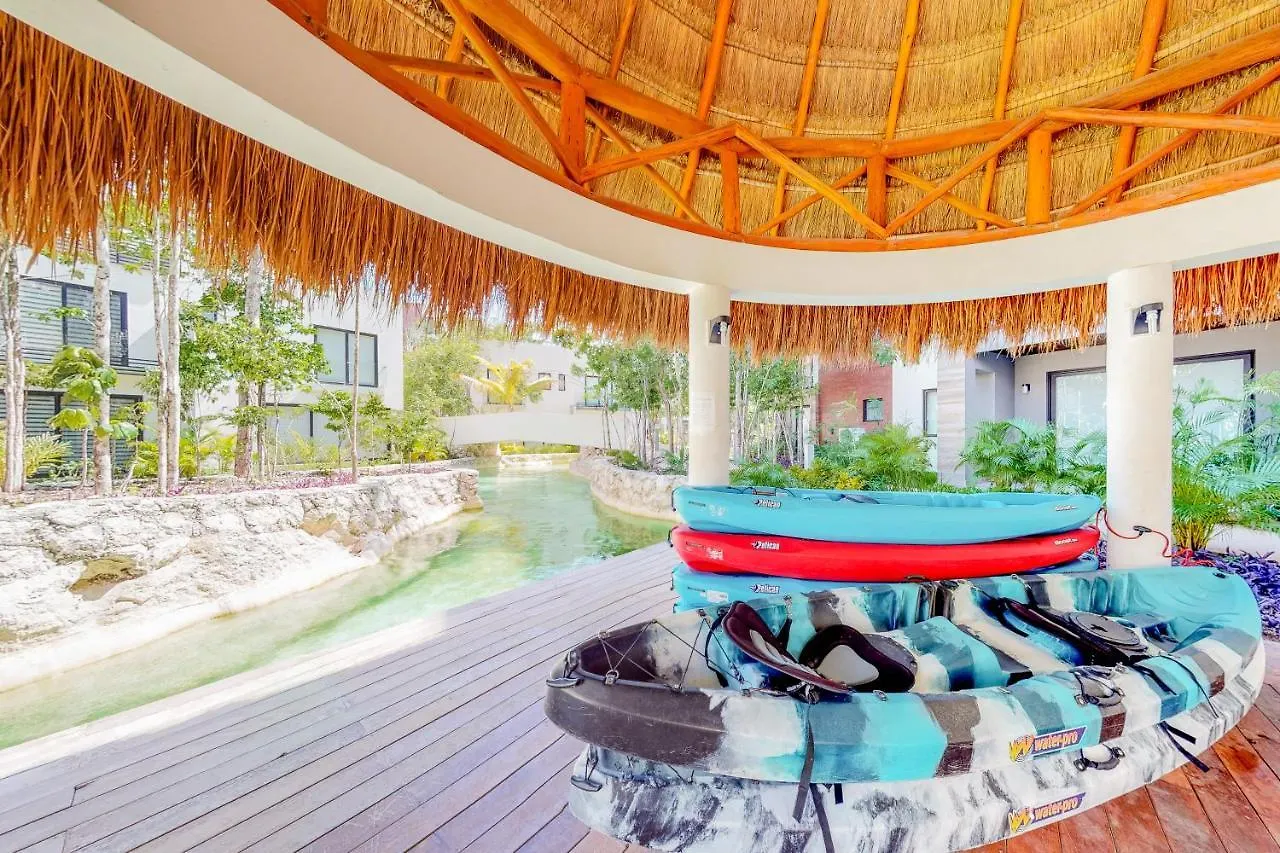 Ship Rudder G104 @ Lagunas Playa del Carmen